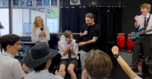 Kedron Swiftie Gets A Surprise From Carrie & Tommy